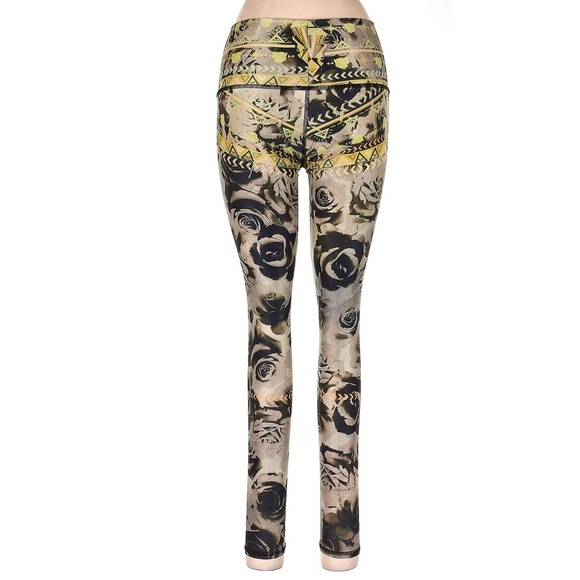 TEEKI Tribal Roses Low Rise Yoga Fitness Leggings Medium Athleisure Boho - Picture 3 of 9